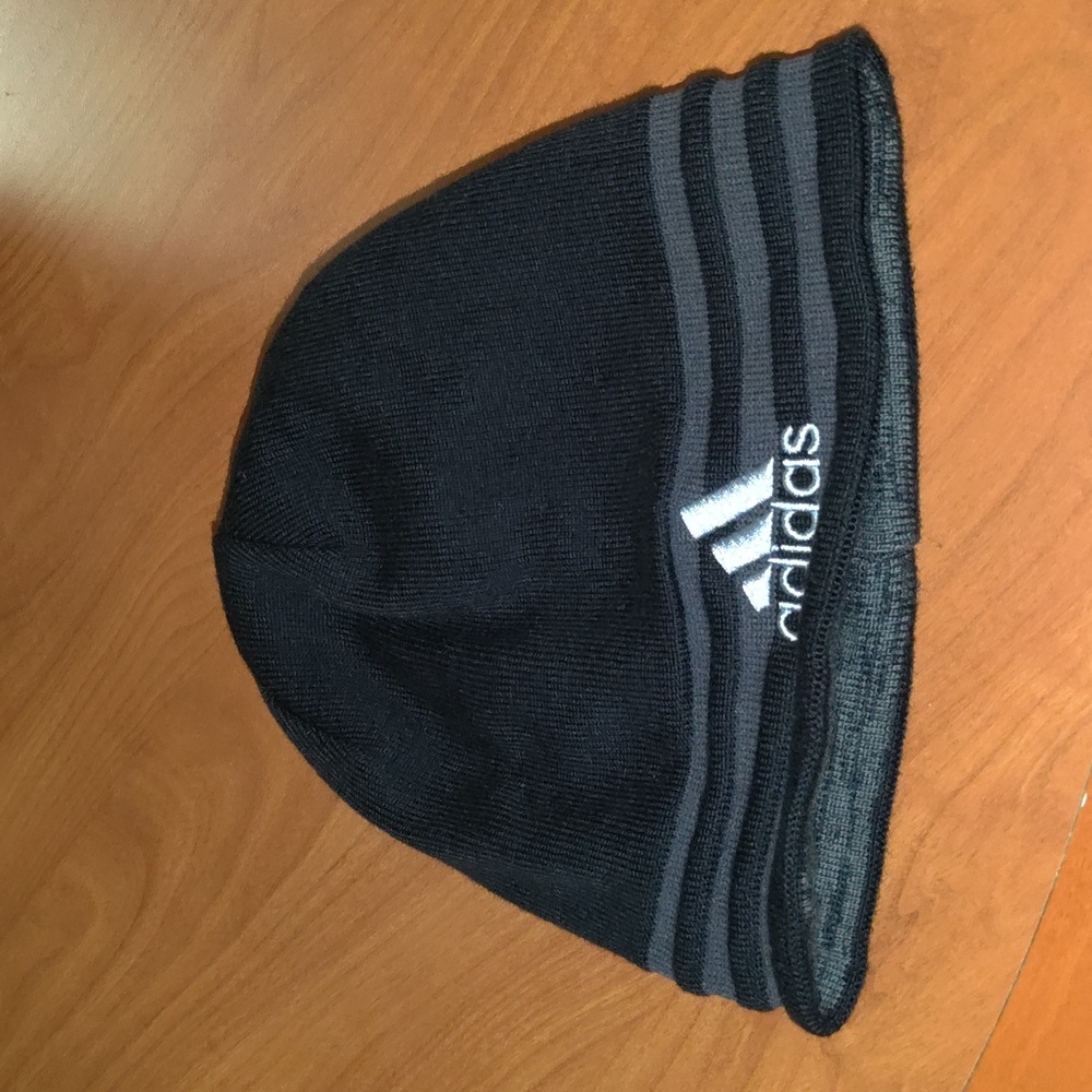 Adidas Embroidered Logo Stripped Reversible Men's Skull Knit Beanie